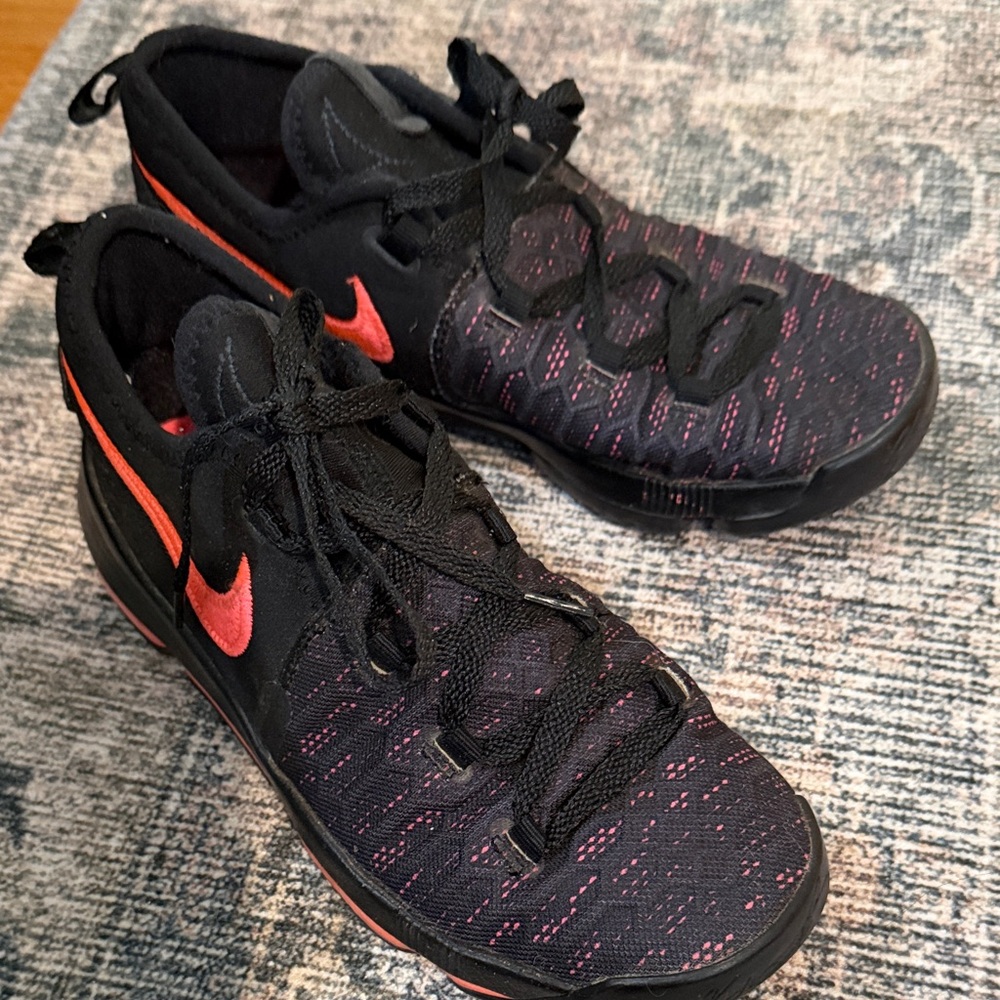 Nike Kd Kevin Durant size 2Y